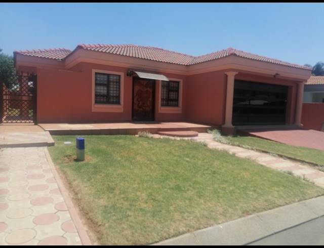 3 BEDROOM TOWNHOUSE FOR SALE IN BRAKPAN NORTH